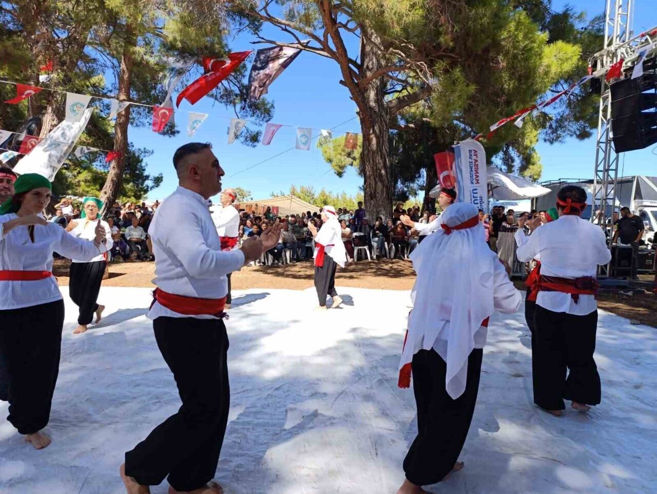 Manisa’nın Kula ilçesine bağlı Encekler Mahallesi’nde Horasan Erenlerinden Bağdatlı Sultan’ı