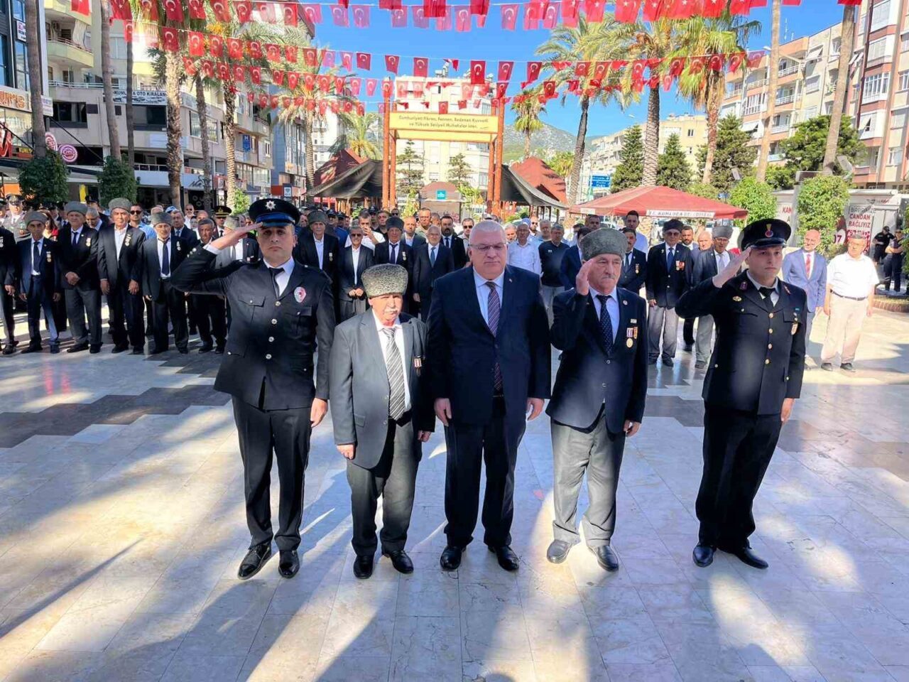 Antalya’nın Kumluca ilçesinde 19 Eylül Gaziler Günü düzenlenen törenle kutlandı.