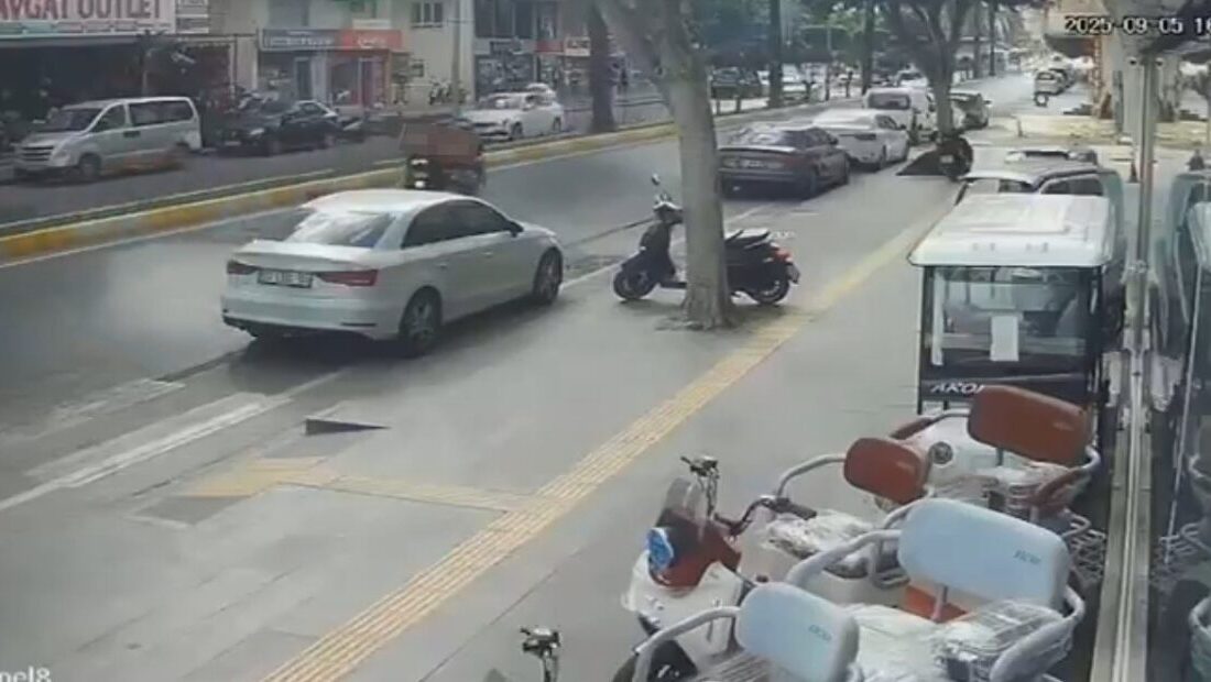 Antalya’nın Manavgat ilçesinde motosikletli iki kuryenin seyir halindeyken çarpışması sonucu