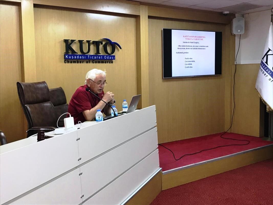 Kuşadası İlim Meclisi’nin 10. toplantısında, Marmara Üniversitesi emekli öğretim üyesi