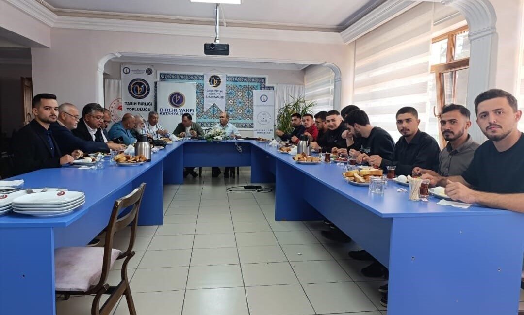 Kütahya Birlik Vakfı, Dumlupınar Üniversitesi (DPÜ) öğrenci toplulukları başkanlarının katılımıyla,