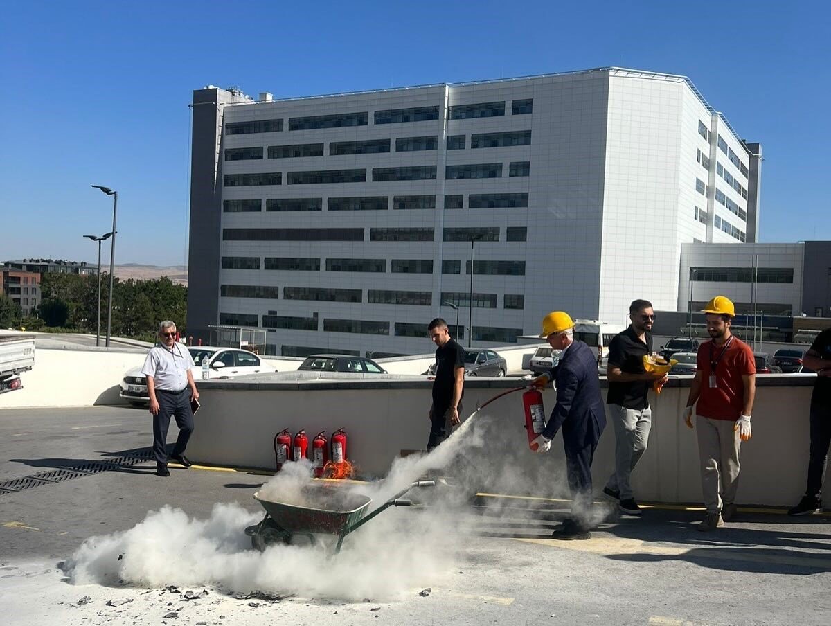 Kütahya Şehir Hastanesi’nde Kamu Sivil Savunma Birimi tarafından personele yönelik