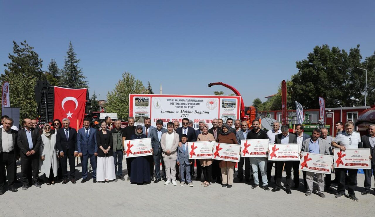 Kütahya’da çiftçilere toplam 229 milyon TL’lik hibe desteği verildiği açıklandı.