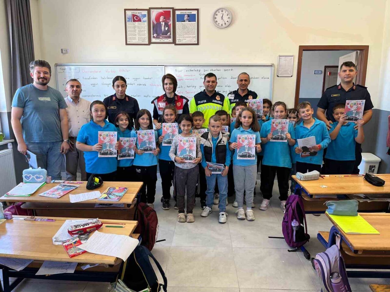 Kütahya’da jandarma trafik ekipleri tarafından “Güvenli Okul Güvenli Gelecek” projesi