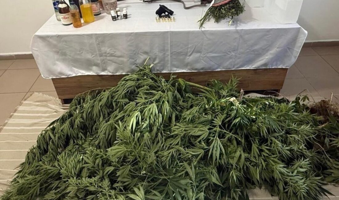 Kütahya İl Jandarma Komutanlığı ekipleri, il genelinde uyuşturucu ve kaçakçılıkla