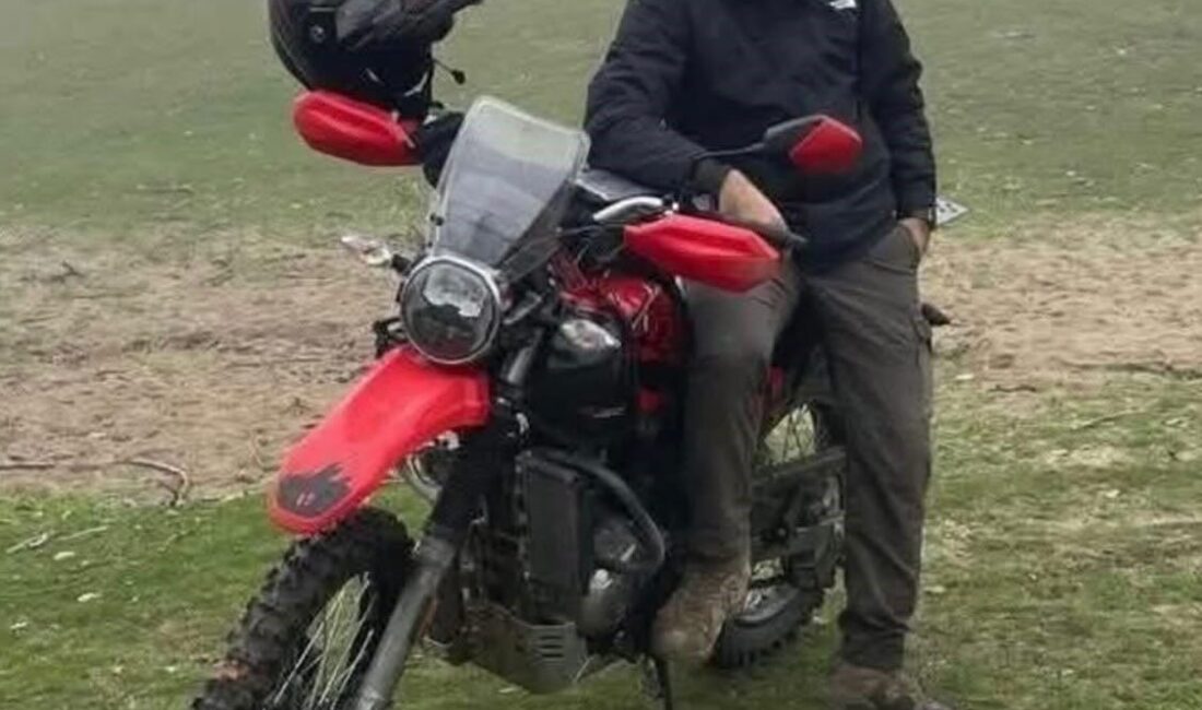 Kütahya’nın Gediz ilçesinde motosikletiyle giderken ters şeride giren karavanla çarpışan