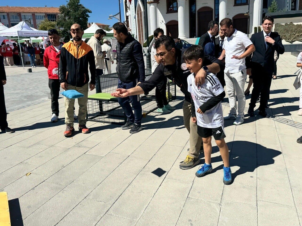 Kütahya’da, Ayaz Ata Sağlık Yardımlaşma ve Dayanışma Derneği öncülüğünde “Minik