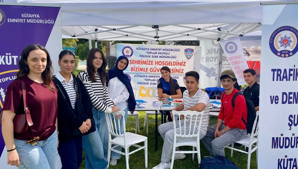 Kütahya İl Emniyet Müdürlüğü, Kütahya Sağlık Bilimleri Üniversitesi’nde öğrenim gören