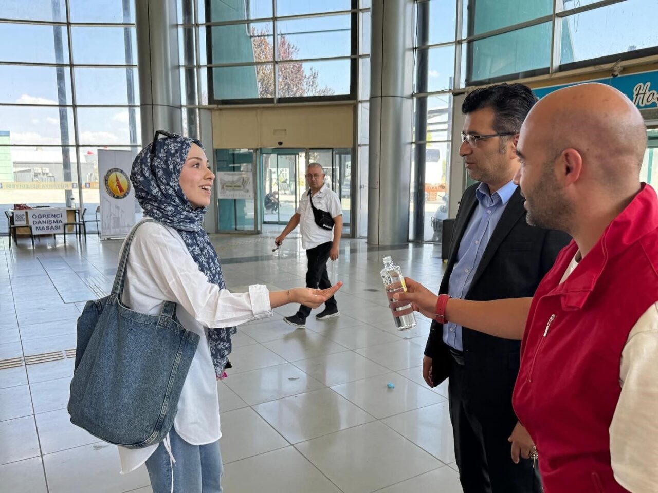 Kütahya’ya üniversite eğitimi için gelen ve yurtlarda konaklayacak olan öğrenciler,