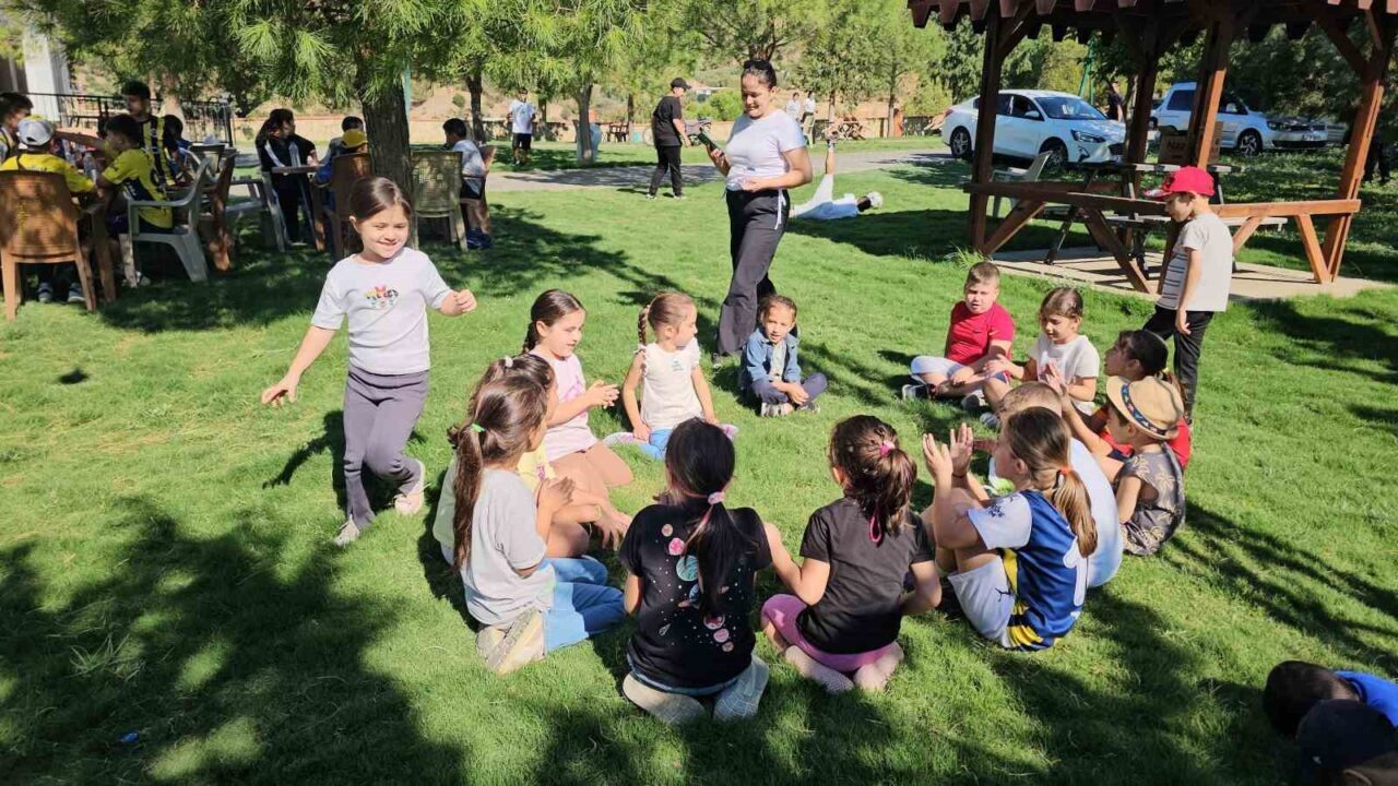 Aydın’ın Kuyucak ilçesine bağlı Kurtuluş Mahallesi’nde bulunan ilk ve ortaokul