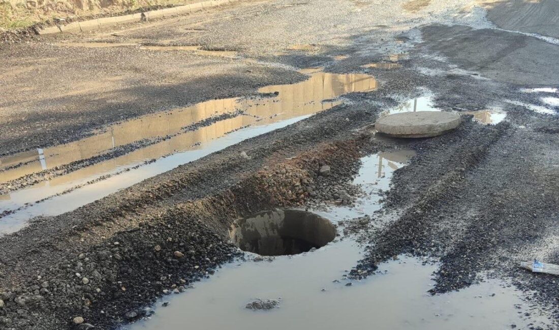 Adıyaman’da, üzeri açık bırakılan lağım çukuru tehlike saçıyor. Adıyaman merkez