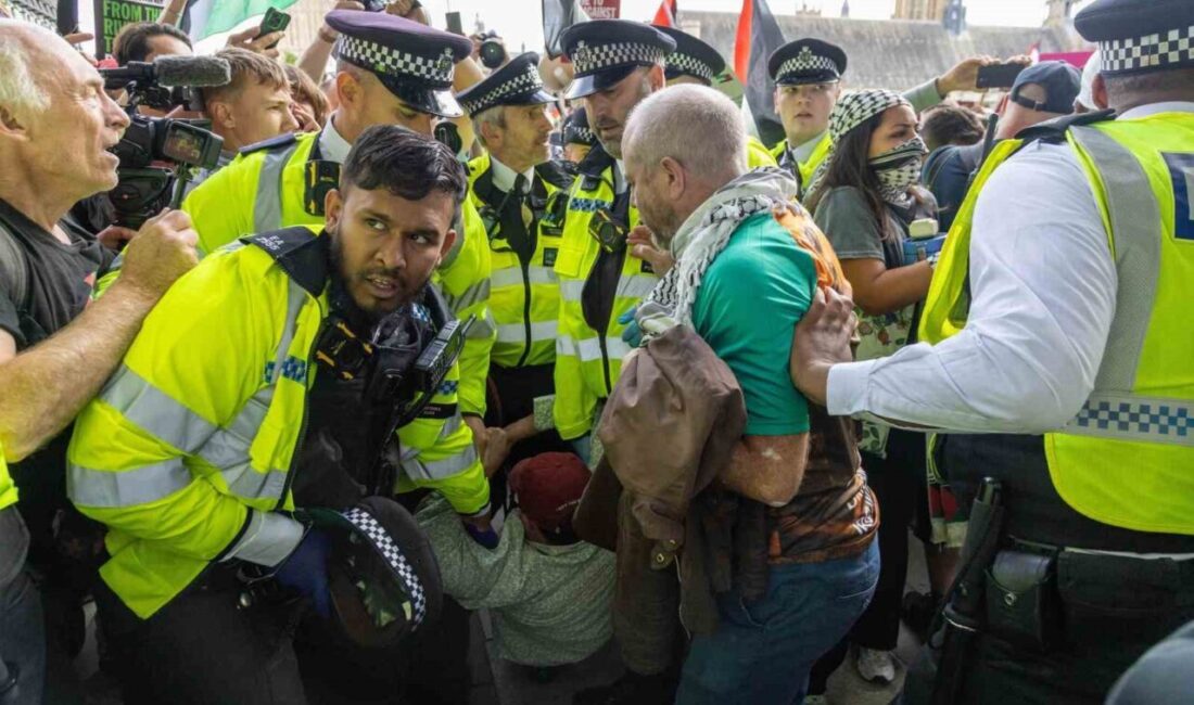 İngiltere’nin başkenti Londra’da yasaklı örgüt ilan edilen “Palestine Action” tarafından