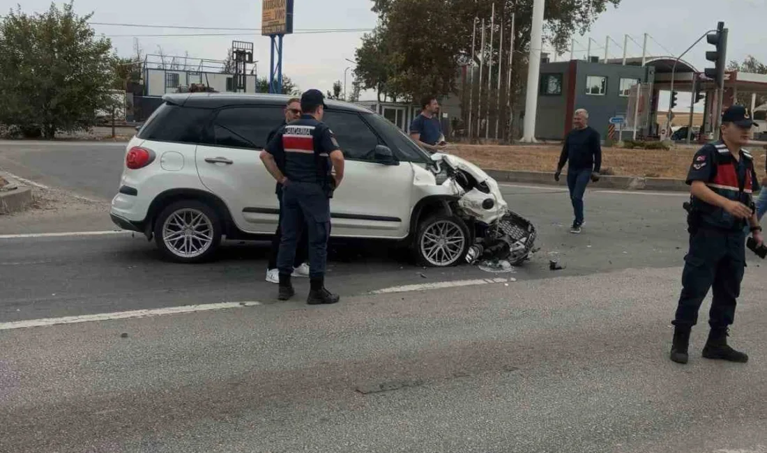 Kırklareli’nin Lüleburgaz ilçesine bağlı Evrensekiz beldesi kavşağında meydana gelen zincirleme