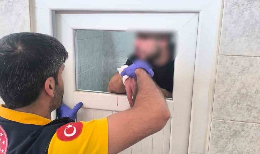 Batman’da madde krizine girdiği iddia edilen kişi cami tuvaletinin camlarını