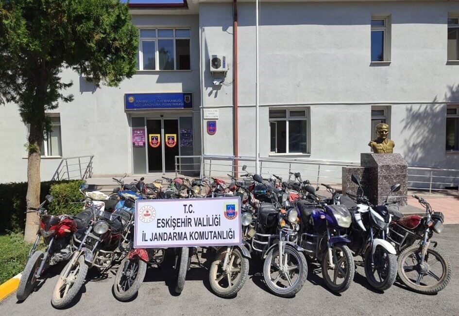 Eskişehir İl Jandarma Komutanlığı ekiplerinin çalışmaları sonucu 2’si motor/şase numarası