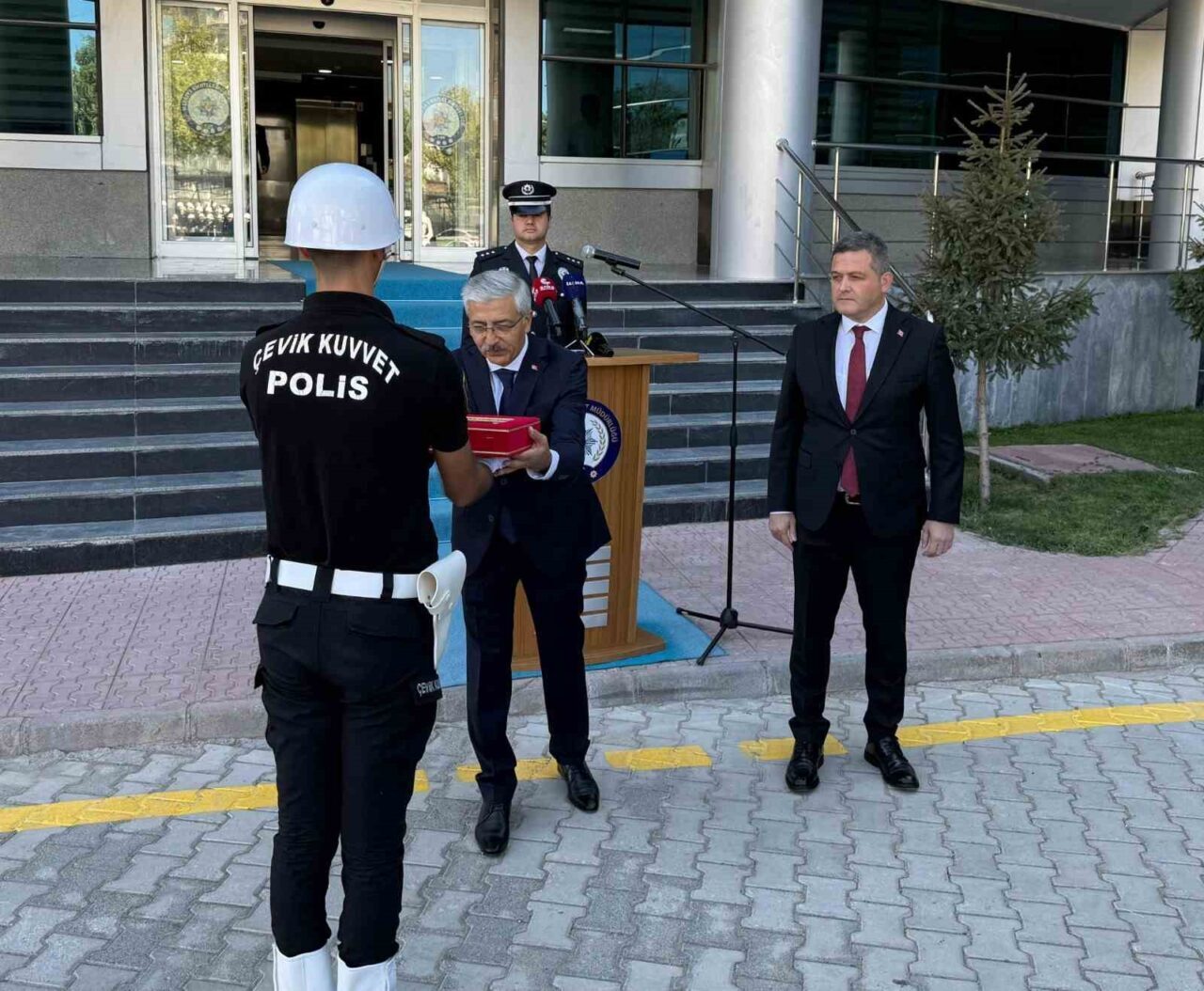 Malatya İl Emniyet Müdürlüğü’ne atanan Kayhan Ay merkeze çekilen Arif