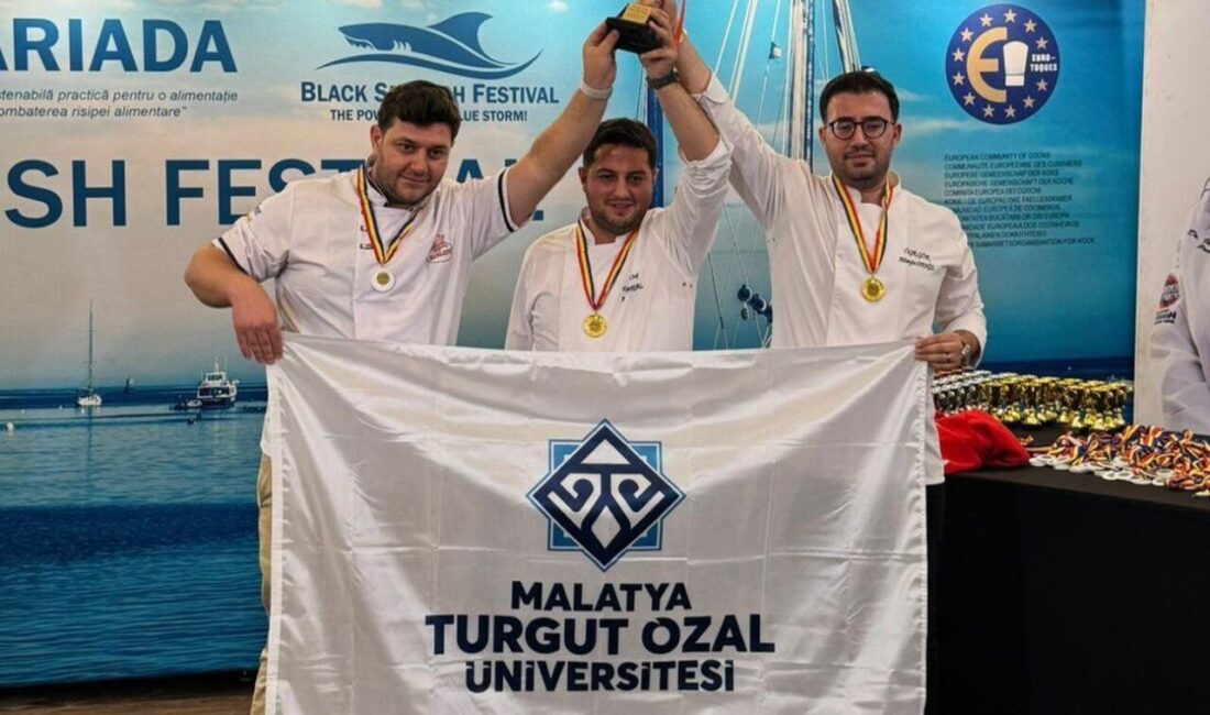 Türkiye’yi ve Malatya Turgut Özal Üniversitesi’ni temsilen Romanya’nın Köstence kentinde