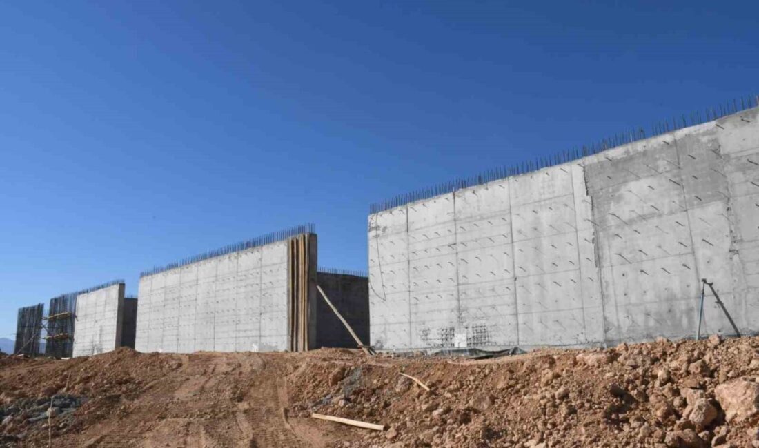 Malatya Ticaret Borsası Yönetim Kurulu Başkanı Ramazan Özcan ve Toprak