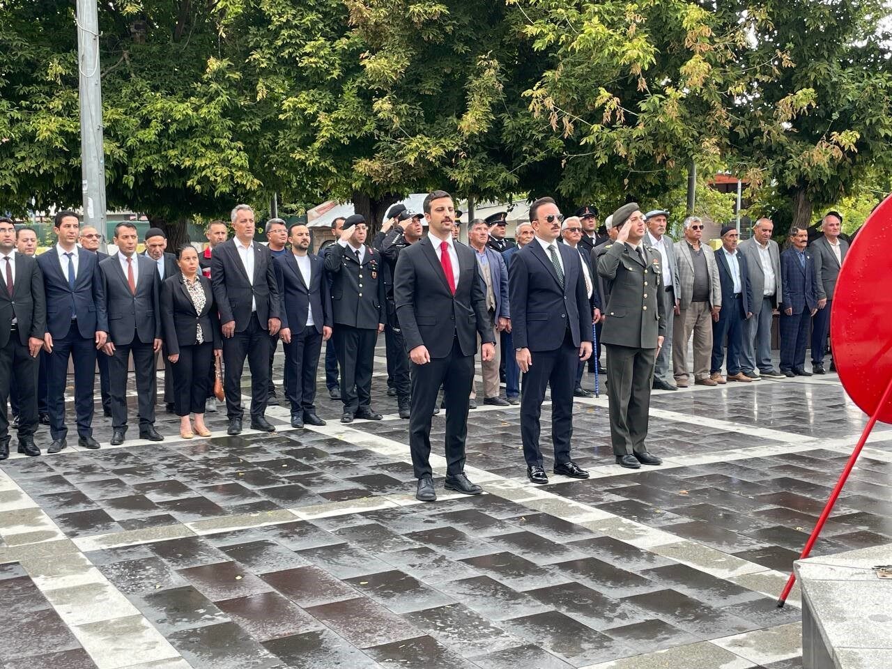 Muş’un Malazgirt ilçesinde 19 Eylül Gaziler Günü dolayısıyla tören düzenlendi.