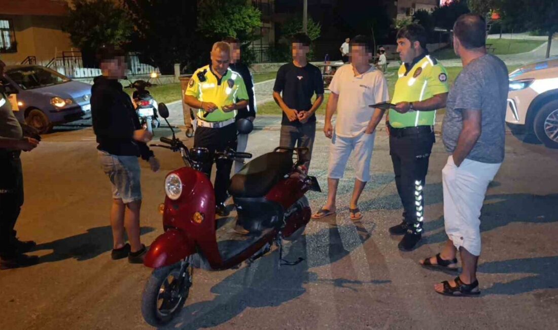Antalya’nın Manavgat ilçesinde mahalle sakinlerinin şikayeti üzerine devriye gezen gece