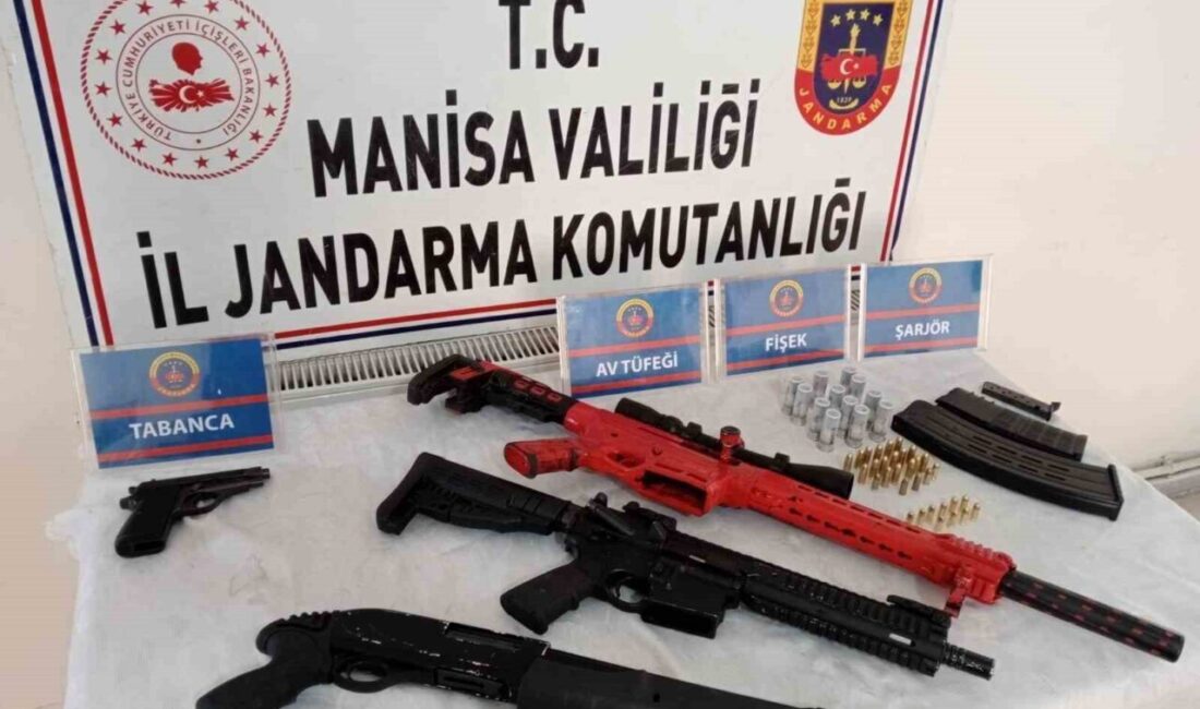 Manisa’da eğlence mekanlarına yönelik düzenlenen denetimlerde, tabanca ve av tüfekleri
