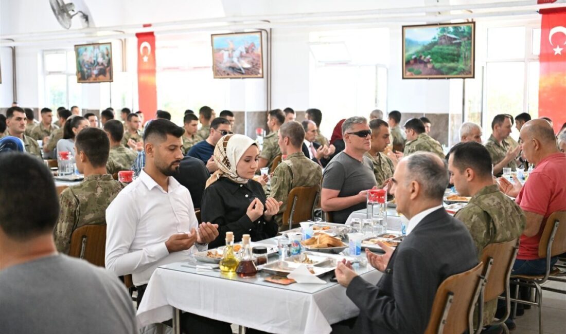 Manisa’da 19 Eylül Gaziler Günü etkinlikleri kapsamında şehit yakınları, gaziler