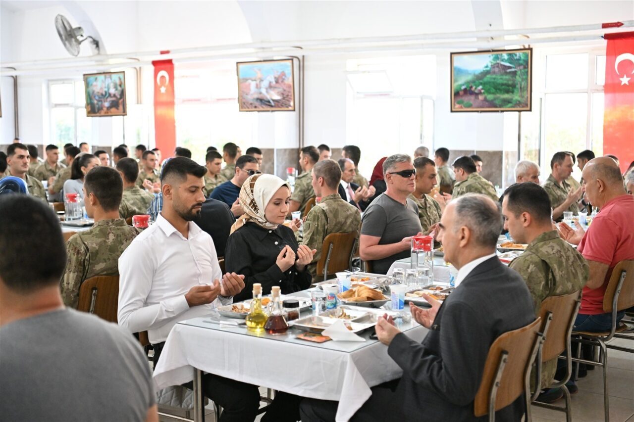 Manisa’da 19 Eylül Gaziler Günü etkinlikleri kapsamında şehit yakınları, gaziler