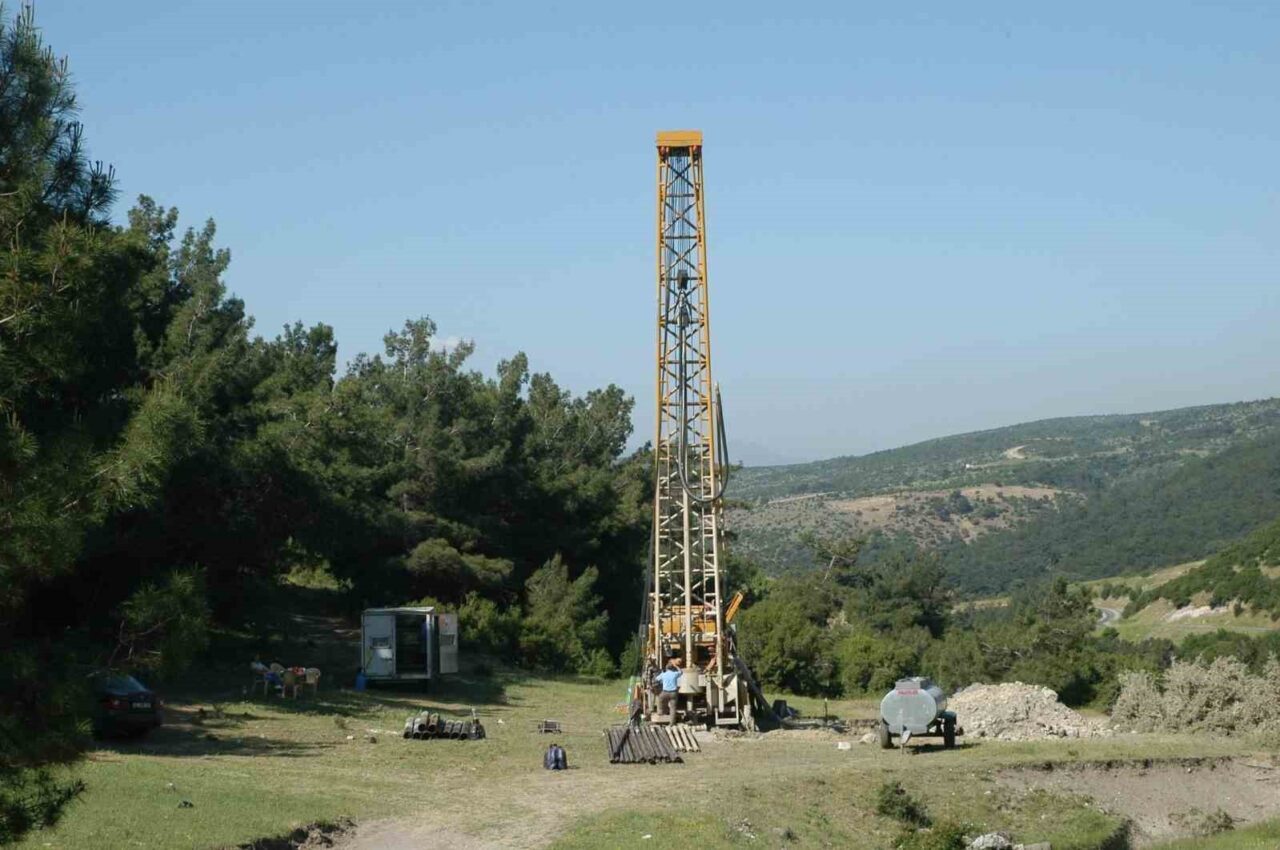 İzmir Büyükşehir Belediyesi’ne bağlı İZSU’nun, Manisa’nın Saruhanlı ilçesi Sarıkız bölgesinde
