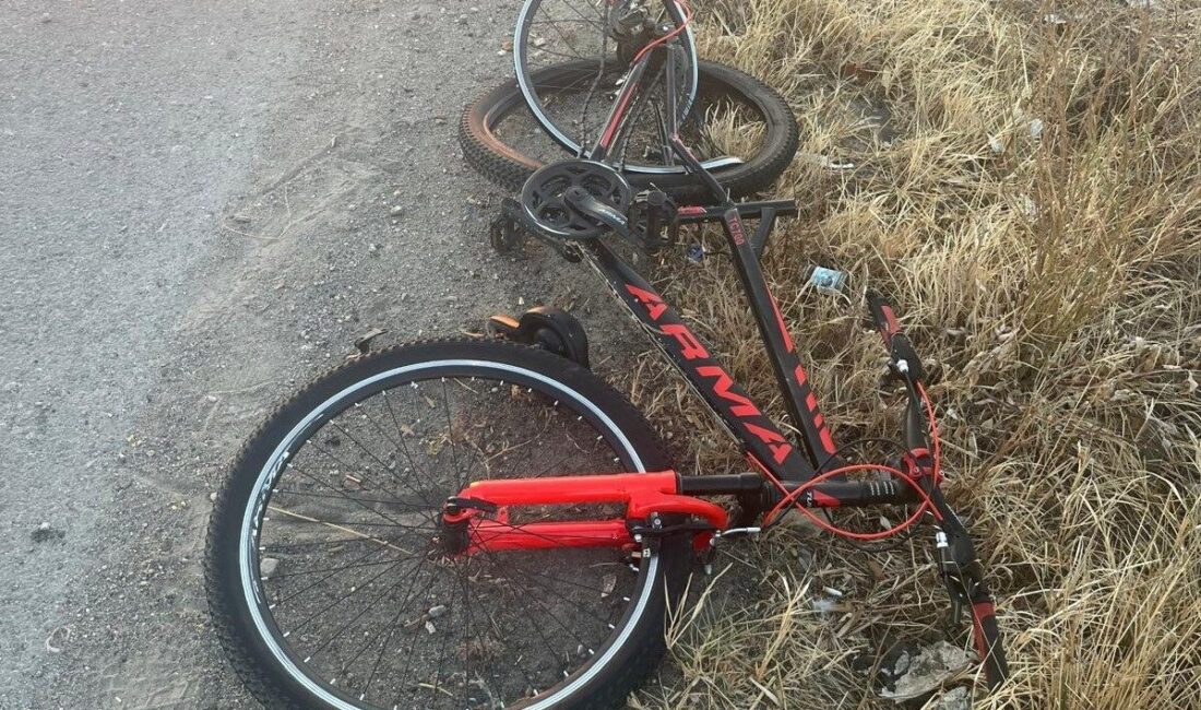Manisa’nın Salihli ilçesinde kamyonet ile bisikletin çarpışması sonucu meydana gelen