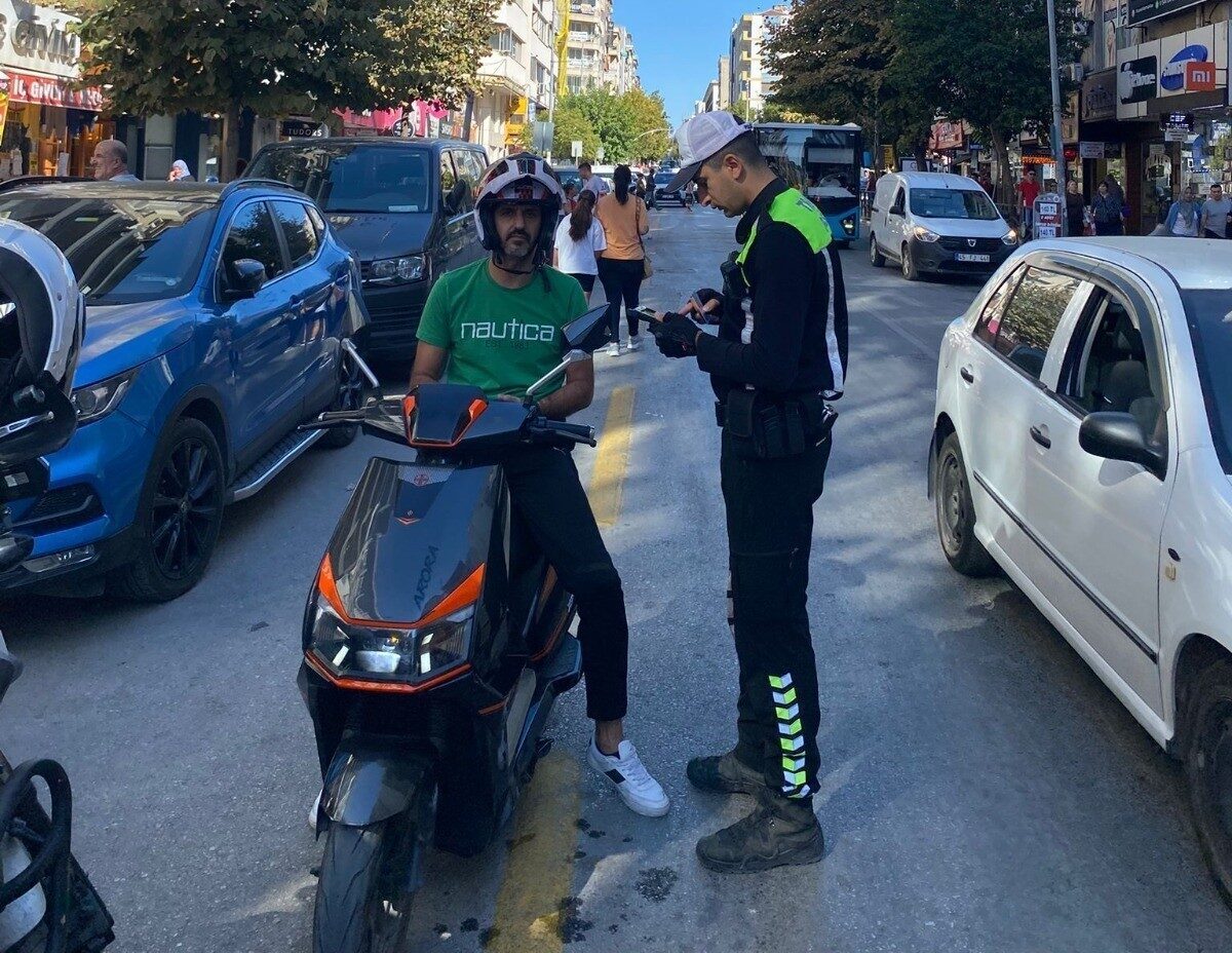 Manisa’da il genelinde motosiklet ve motorlu bisiklet sürücülerine yönelik yapılan