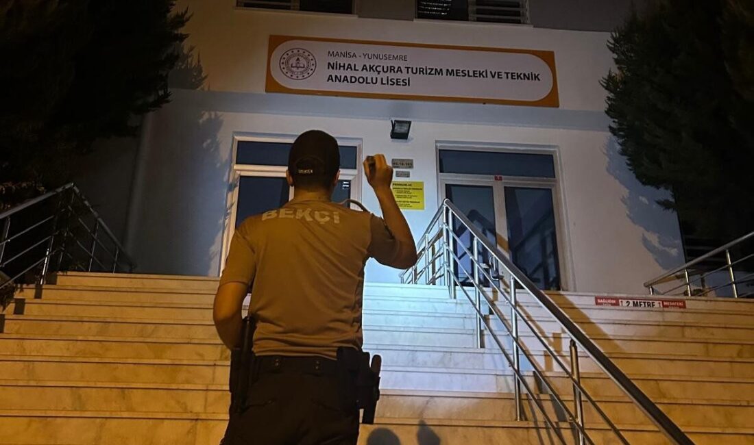 Manisa İl Emniyet Müdürlüğü ekipleri, Şehzadeler ve Yunusemre ilçelerinde okul