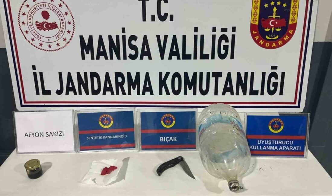 Manisa’nın Salihli ilçesinde jandarma ekiplerinin şüphe üzerine arama yaptığı şahısların
