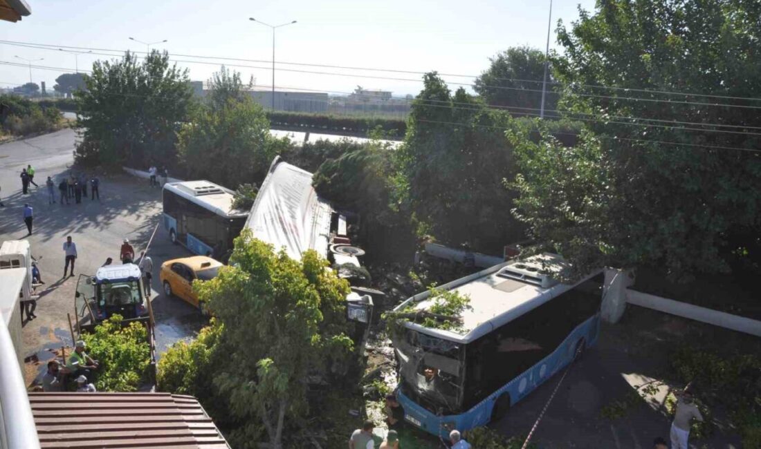 Manisa’nın Salihli ilçesinde meydana gelen kazada, tır önce önünde seyreden