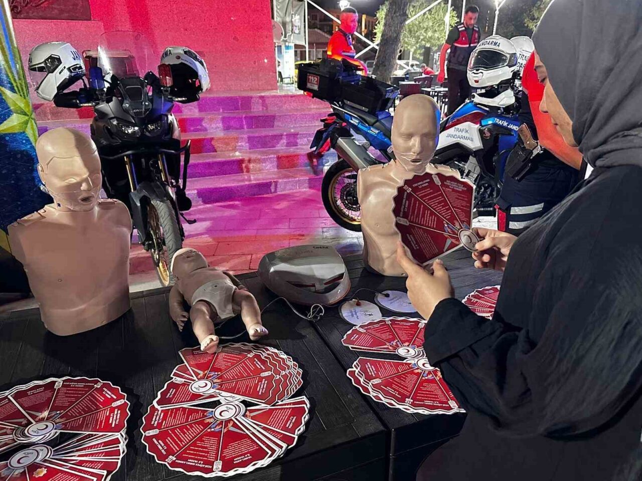 Türk Kızılay Manisa İl Merkezi Başkanlığı ile Manisa İl Jandarma