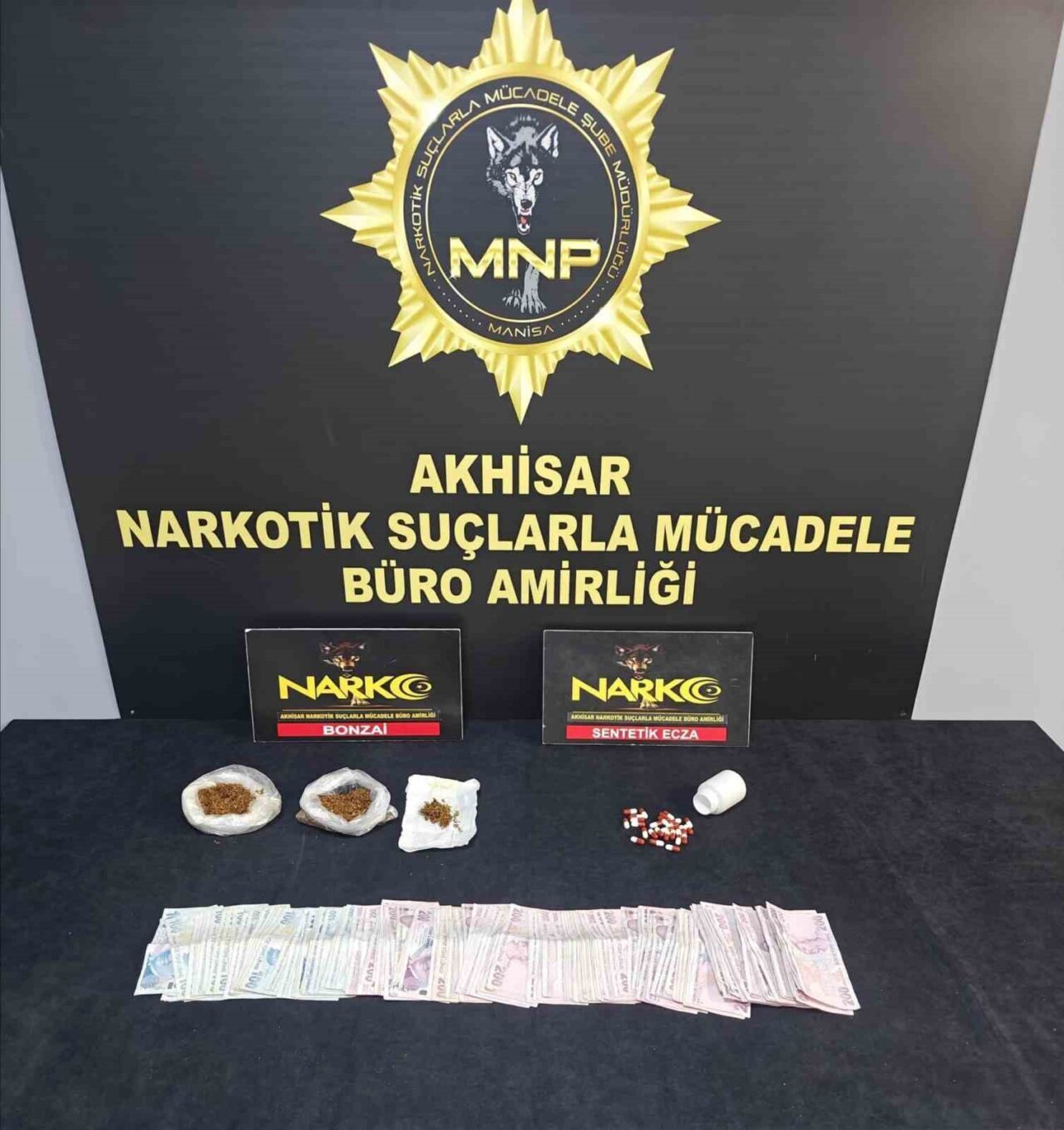 Manisa’nın Akhisar ilçesinde İlçe Emniyet Müdürlüğü Narkotik Suçlarla Mücadele Şube