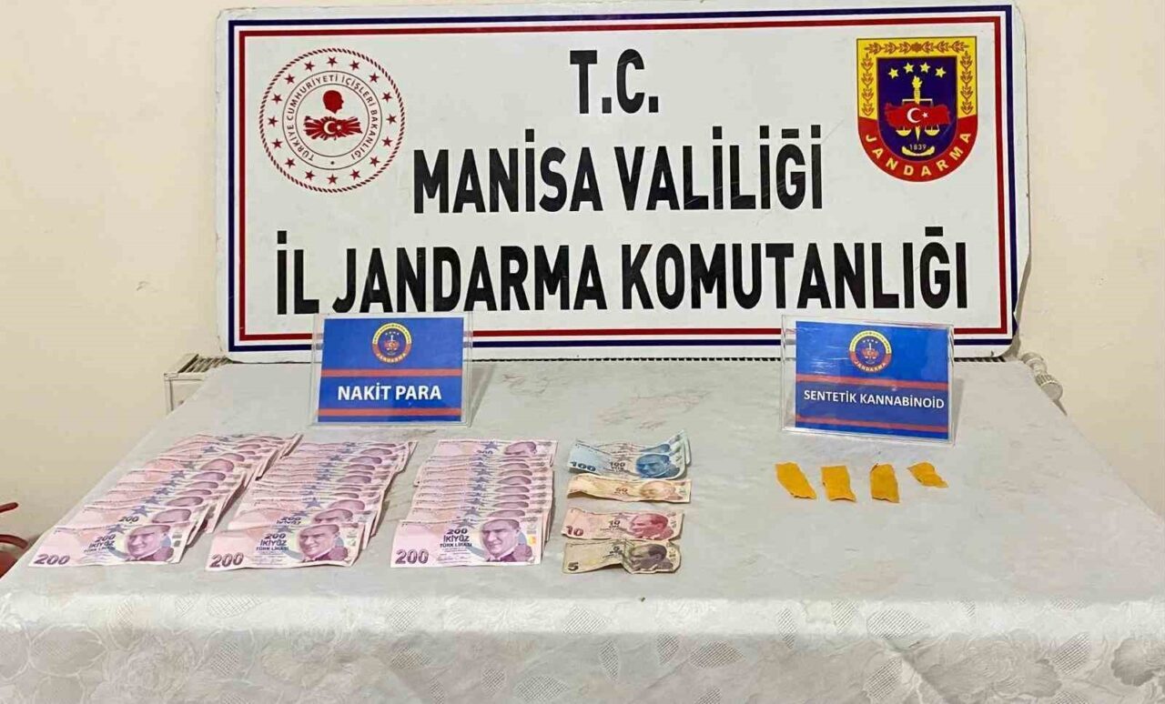 Manisa’nın Salihli ilçesinde jandarma ekipleri tarafından düzenlenen operasyonda 64 kök