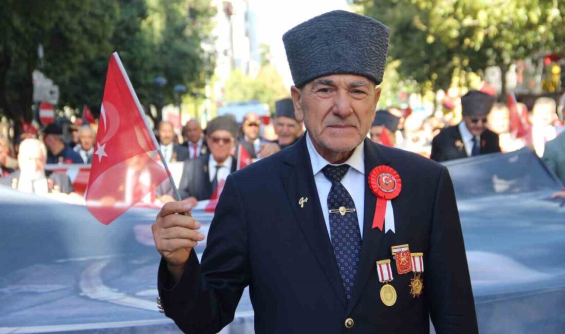 Manisa’da, ’Kahramanlarla Kardeşlik Yolunda 19 Eylül Gaziler Günü Yürüyüşü’ ile