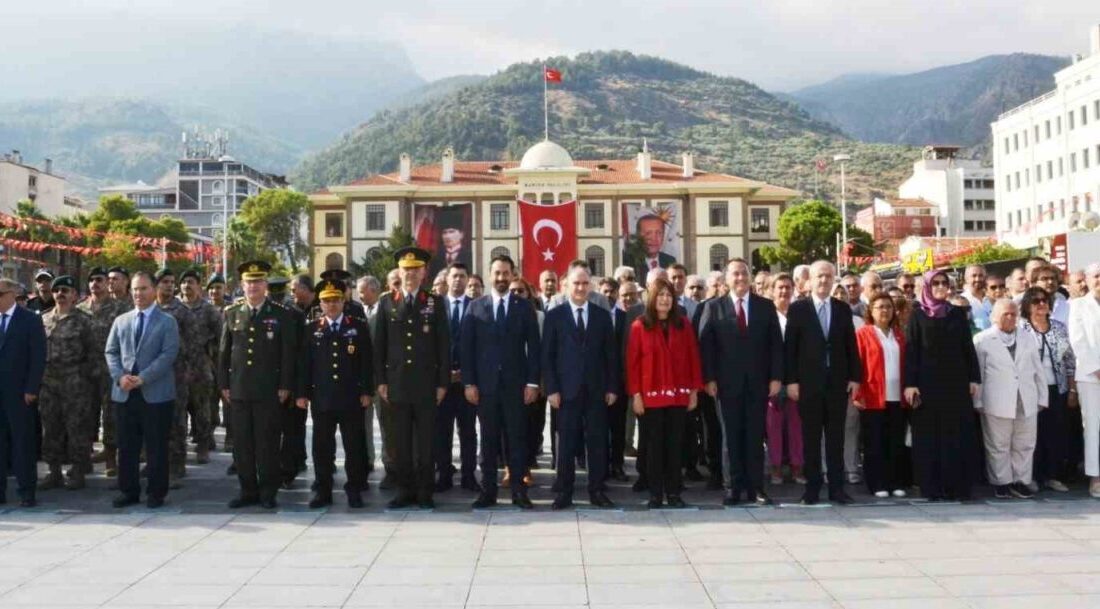 Manisa’nın düşman işgalinden kurtuluşunun 103. yılı düzenlenen törenle kutlandı. Manisa’nın