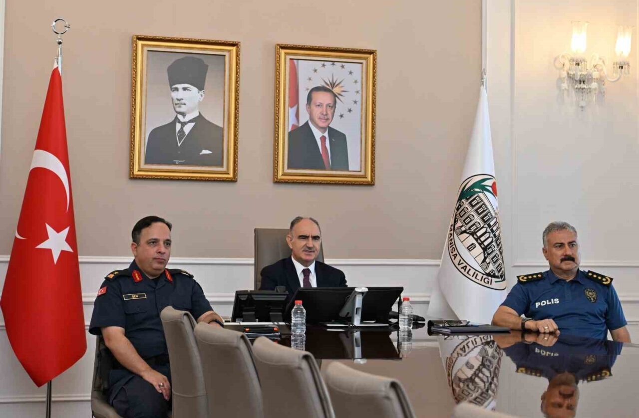 Manisa Valisi Vahdettin Özkan, emniyet ve jandarma birimlerinin ağustos ayı