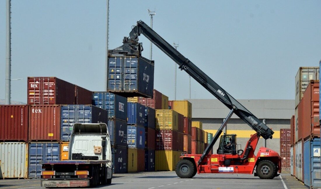 Türkiye’nin önde gelen sanayi ve tarım kentlerinden Manisa’da, ihracatta aslan