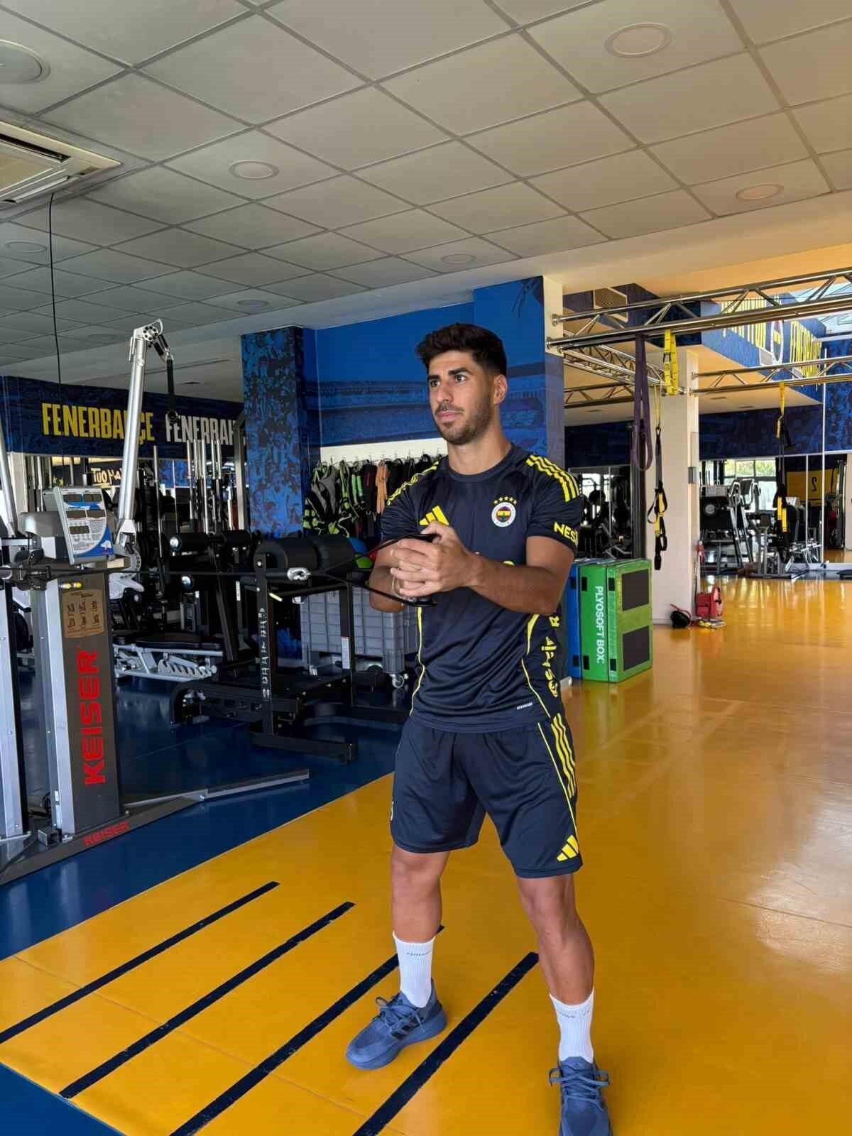 Fenerbahçe’nin yeni transferi İspanyol futbolcu Marco Asensio, milli maçlar için