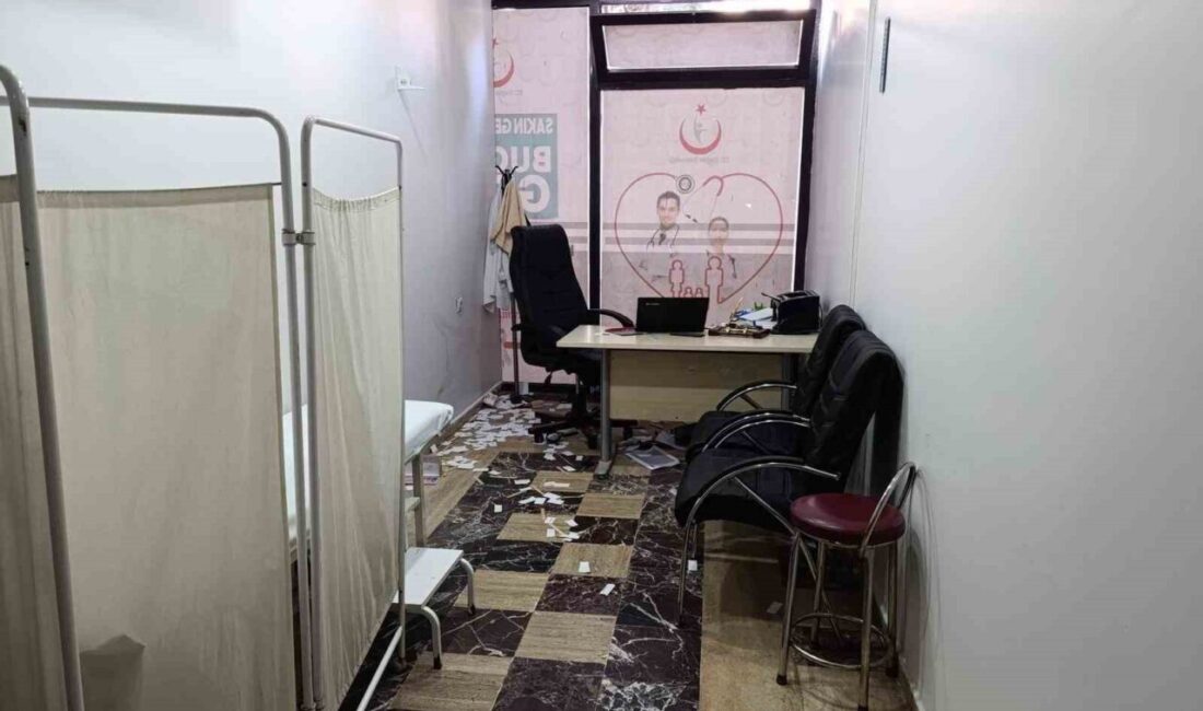 Mardin’in Artuklu ilçesinde aile hekiminin darp edilme anları güvenlik kamerasına