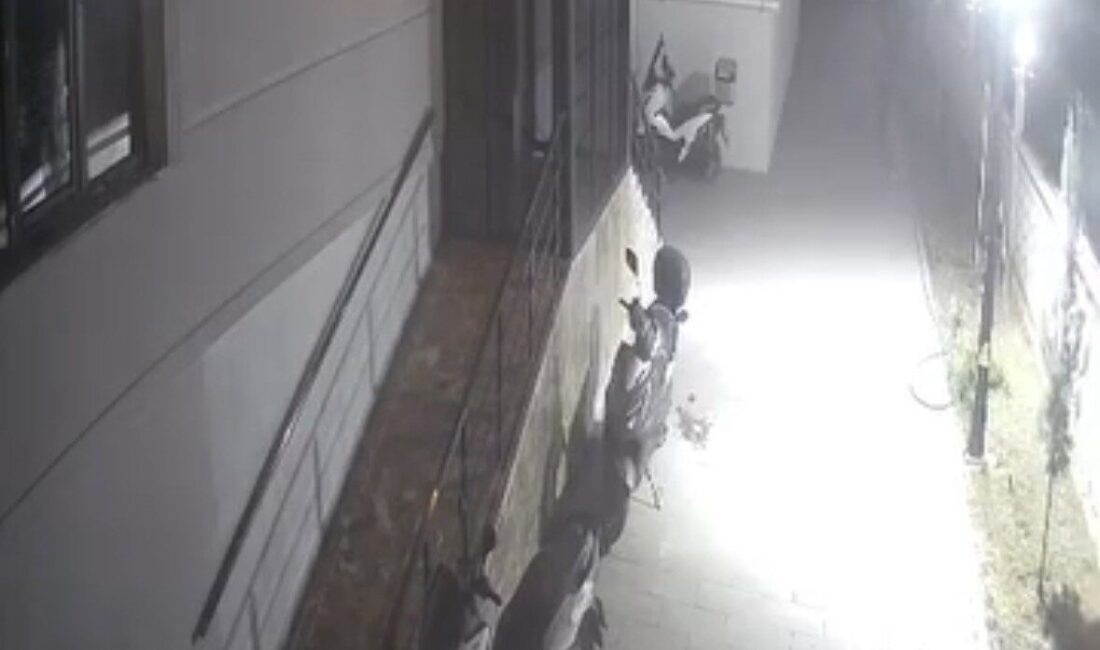 Mardin’in Kızıltepe ilçesinde bir apartmanın önüne bırakılan bisikletler çalındı, o