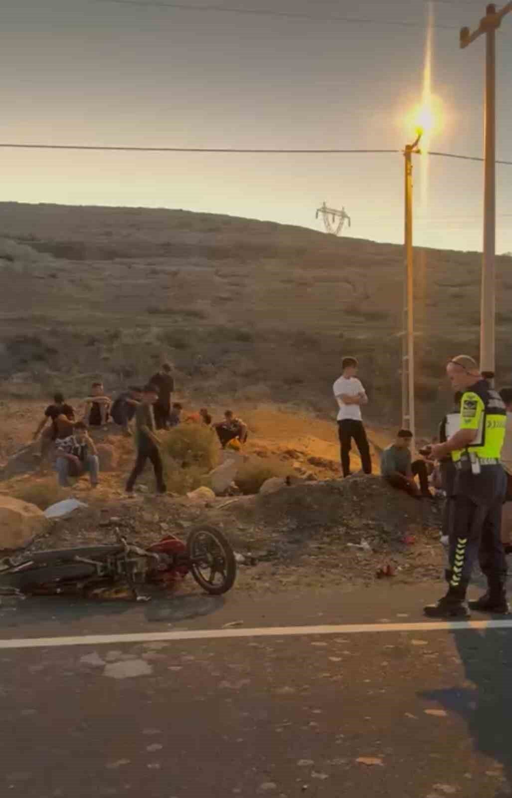 Mardin’in Nusaybin ilçesinde devrilen motosikletin sürücüsü hayatını kaybetti. Edinilen bilgiye