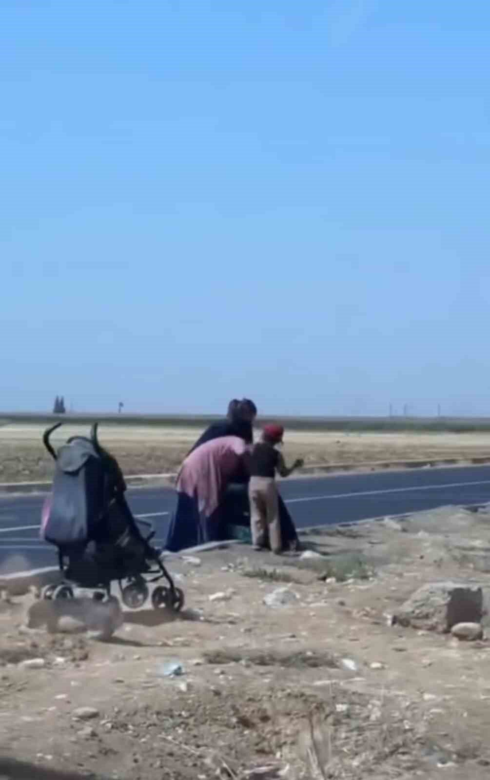 Mardin’de dilenci kadınların yol ortasındaki kavgası kameralara yansıdı. Olay, Kızıltepe