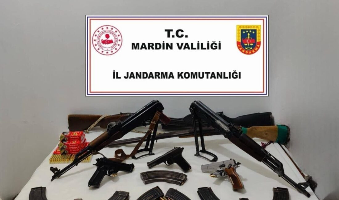 Mardin’de jandarma ekiplerince silah ve mühimmat kaçakçılığına yönelik düzenlenen operasyonda