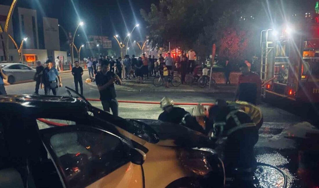 Mardin’de otomobil seyir halindeyken alev aldı. Edinilen bilgilere göre, Artuklu