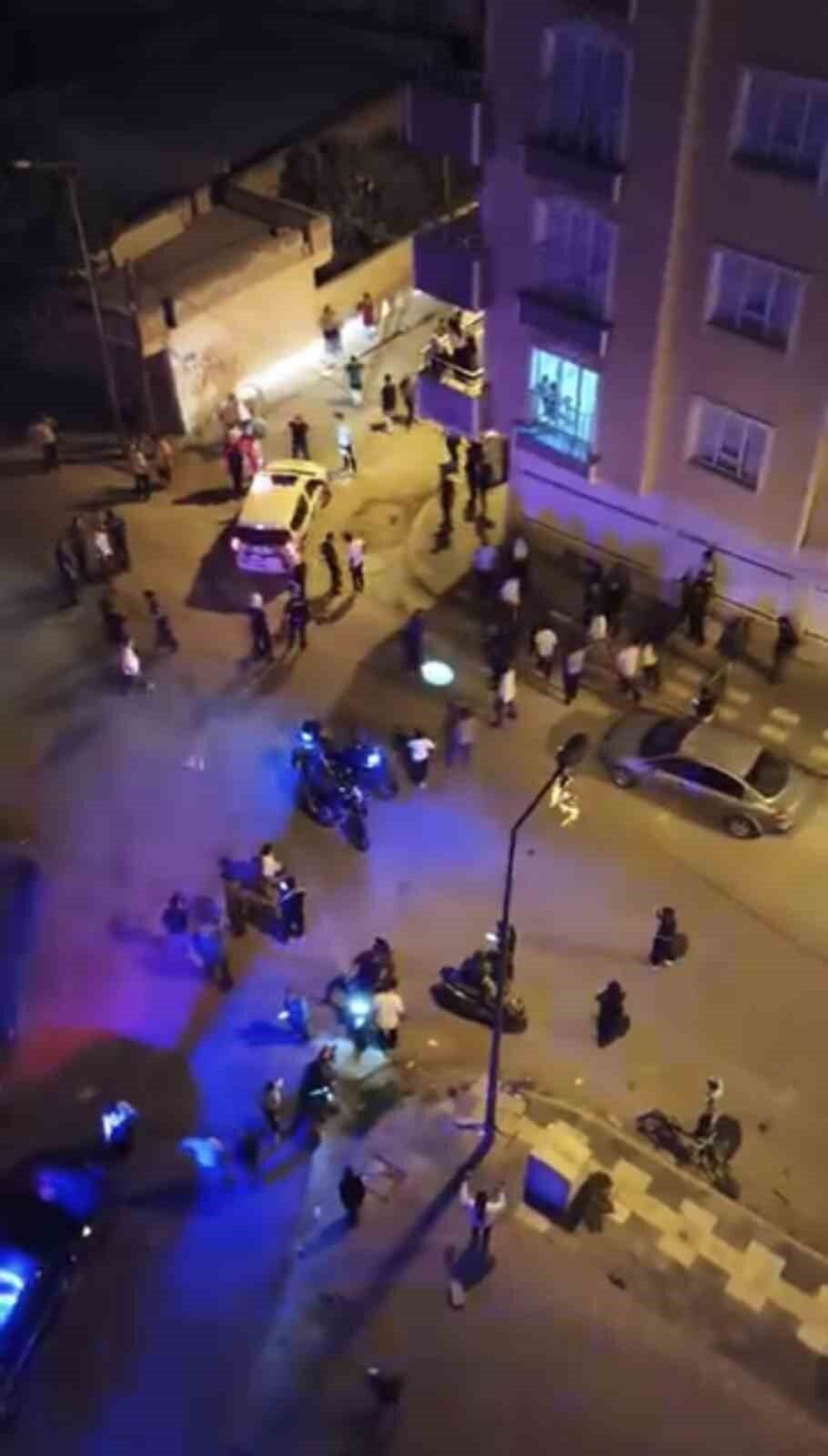 Mardin’in Kızıltepe ilçesinde iki grup arasında çıkan tekmeli yumruklu kavgada