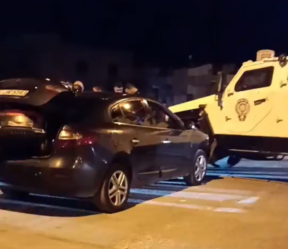 Mardin’in Nusaybin ilçesinde zırhlı polis aracı ile otomobilin çarpışması sonucu