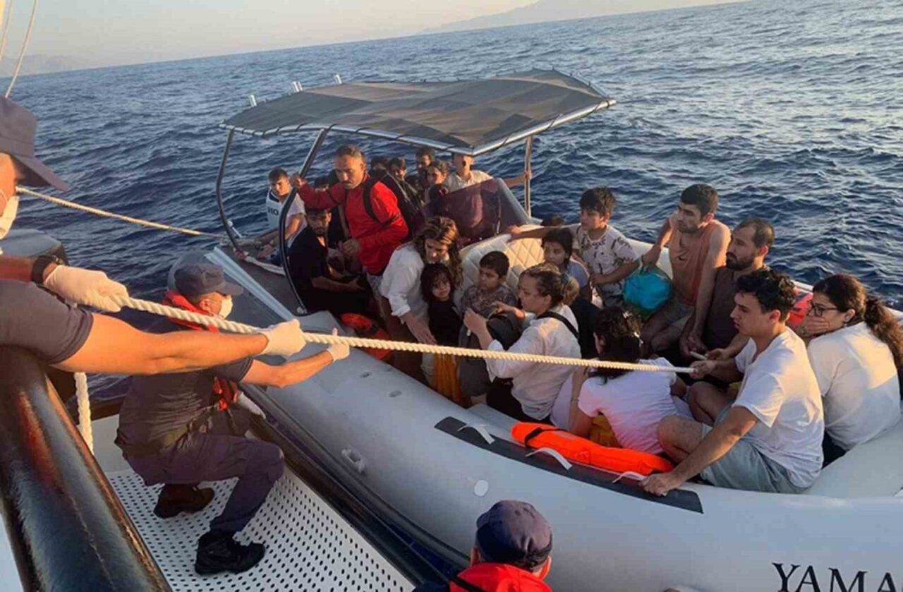 Muğla’nın Marmaris ilçesinde yasa dışı yollardan Yunanistan adalarına geçmeye çalışan